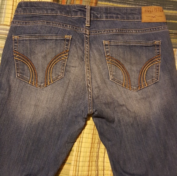Hollister Jeans 7L (28w 34l) - Picture 2 of 3